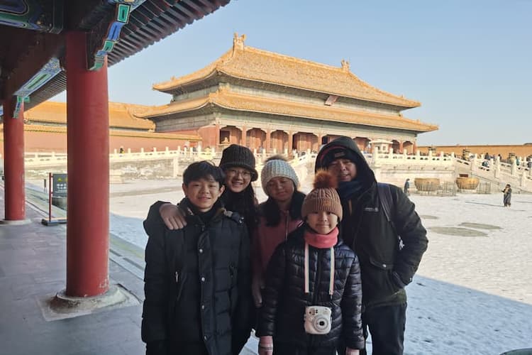 Private Layover Tour to Tiananmen Square, Forbidden City and Houhai Area
